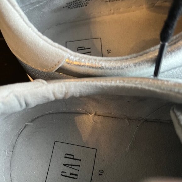 GAP metallic leather sneaker. - Picture 4 of 4